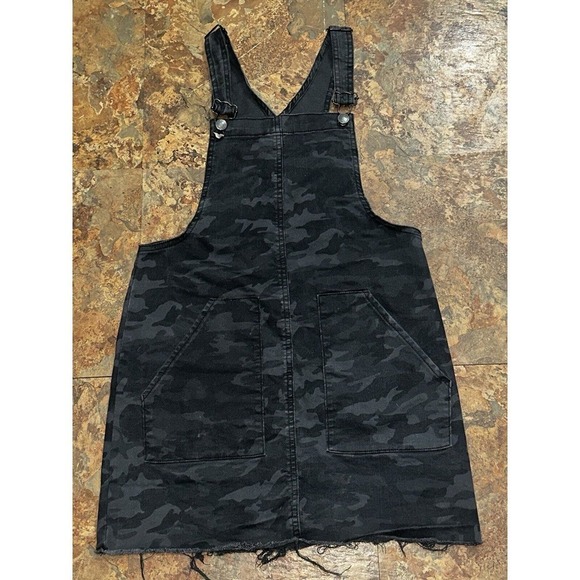 Vanilla Star Juniors' Printed Raw-Hem Camo Skirtall Black Size 1 - Picture 3 of 9